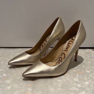 Sam Edelman Hazel Pumps in GOLD!
